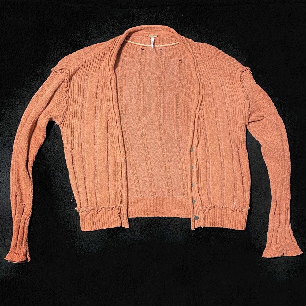 Free People XS‎ Cardigan Sweater Peach Coral Ribbed Knit Distressed Bohemian
